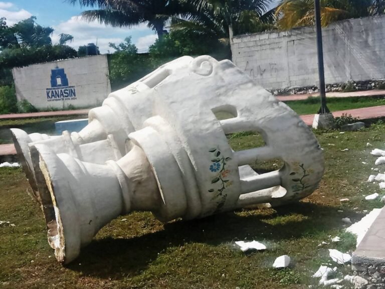 Vandalizan mobiliario urbano en Kanasín; alcalde Edwin Bojórquez condena los hechos