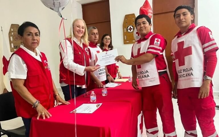 Cruz Roja Yucatán reconoce la entrega y vocación de sus socorristas en su día