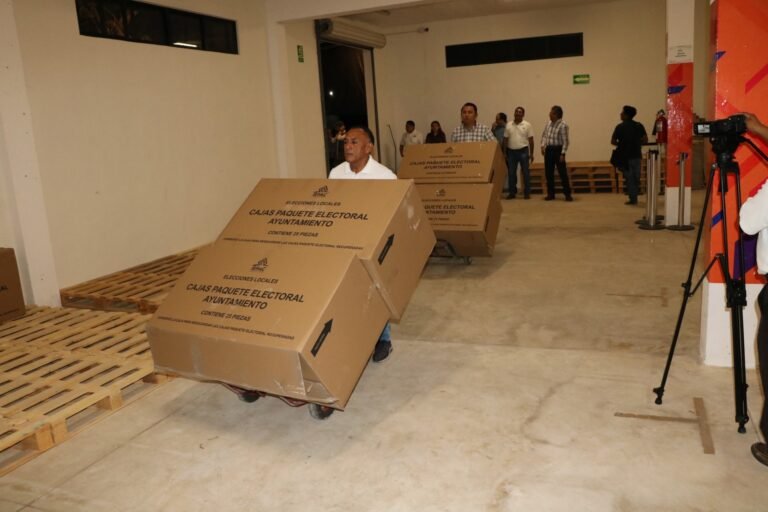 Llega el primer envío de material electoral a Yucatán