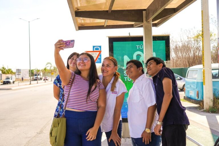 Cecilia Patrón propone paraderos más cómodos, iluminados y con conexión a internet