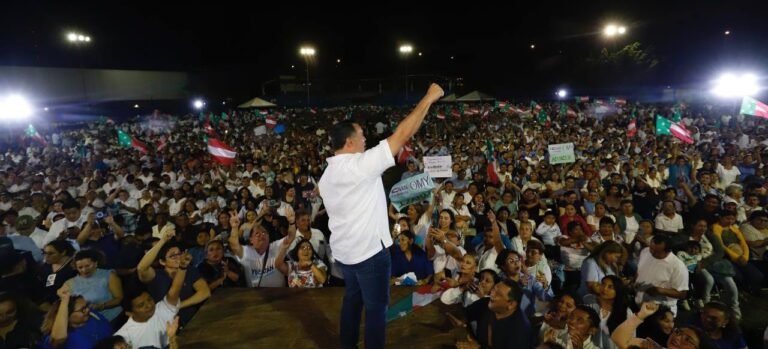 El magisterio yucateco y Renán Barrera, unidos por una enseñanza de calidad