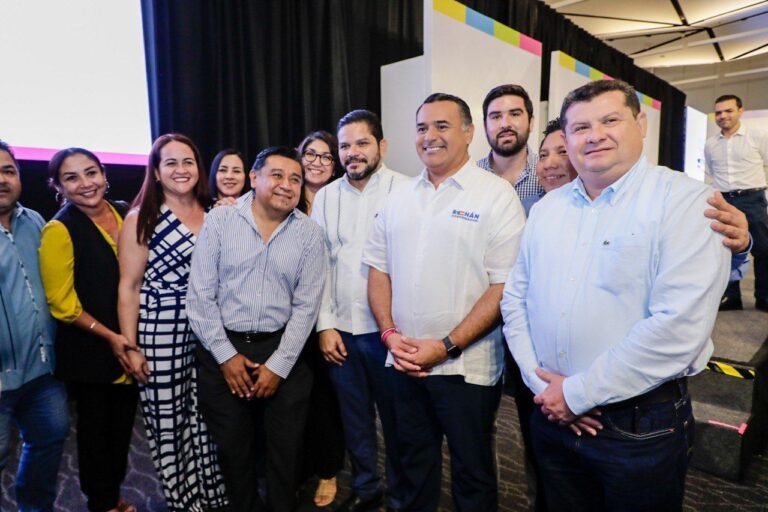 Unidos por nueva etapa de prosperidad económica para Yucatán: Renán Barrera