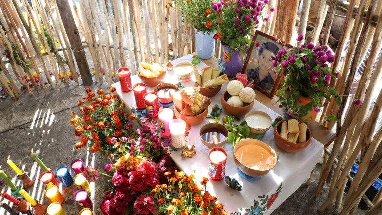DÍA DE MUERTOS O HANAL PIXÁN EN YUCATÁN: UNA CELEBRACIÓN DE VIDA Y TRADICIÓN