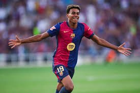 ¡Controversia en el festejo! El padre de Lamine Yamal lanza dura indirecta a Vinícius Júnior tras victoria del Barça