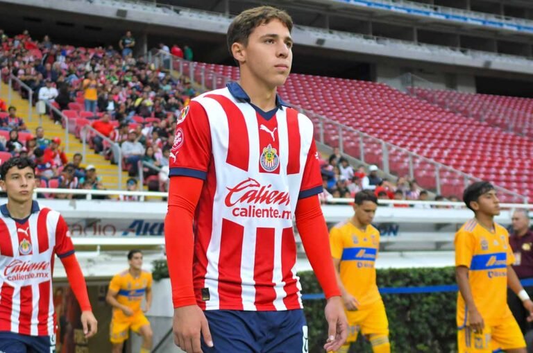 Mateo Chávez asegura la victoria del AZ Alkmaar en partido amistoso