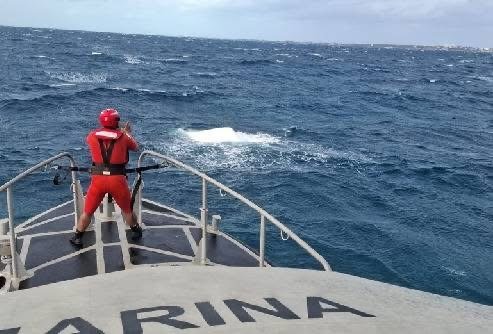 Marina brinda apoyo en labores de búsqueda y rescate de una embarcación menor en inmediaciones de Isla Mujeres, Quintana Roo