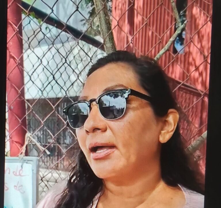 Adultos mayores, los más afectados por crisis de agua en Vergel; vecinos exigen respuesta urgente de Japay