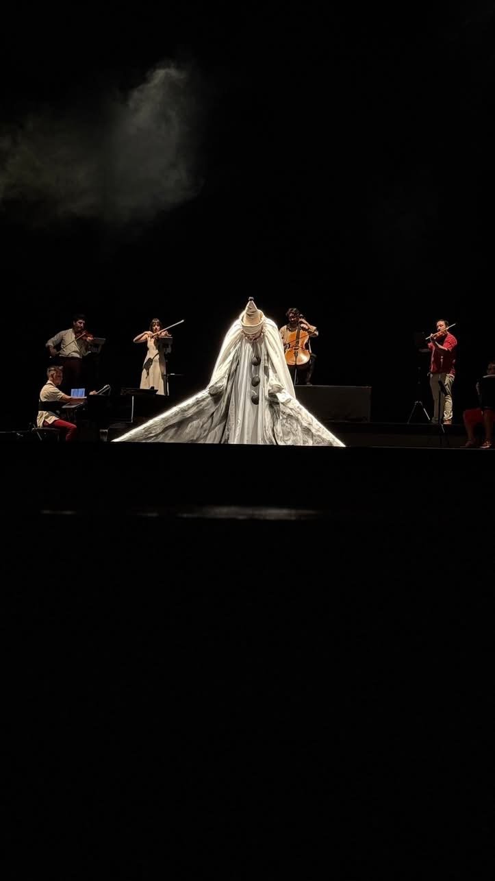 Diez jóvenes yucatecas conquistan Bellas Artes con emotiva presentación en aniversario de Alas y Raíces