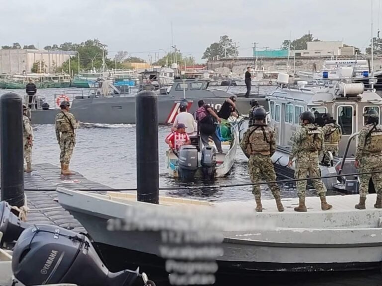 Marina asegura embarcación tras persecución marítima frente a costas de Progreso