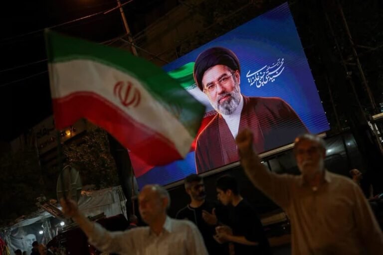 Nuevo líder de Irán promete venganza por la muerte de Ali Khamenei y eleva tensión con Estados Unidos