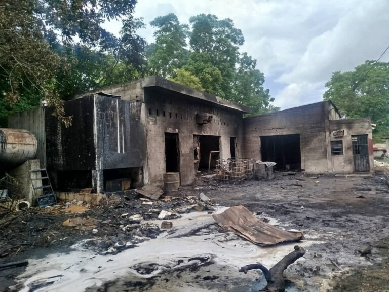 Se incendia bodega en Kanasín; rápida respuesta evita una tragedia mayor