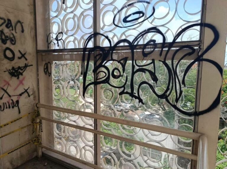 Crece la preocupación por el deterioro de puentes peatonales en el Periférico de Mérida