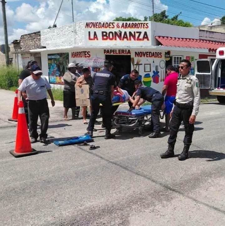 Motociclista termina en el hospital tras chocar contra un mototaxi en Tixkokob